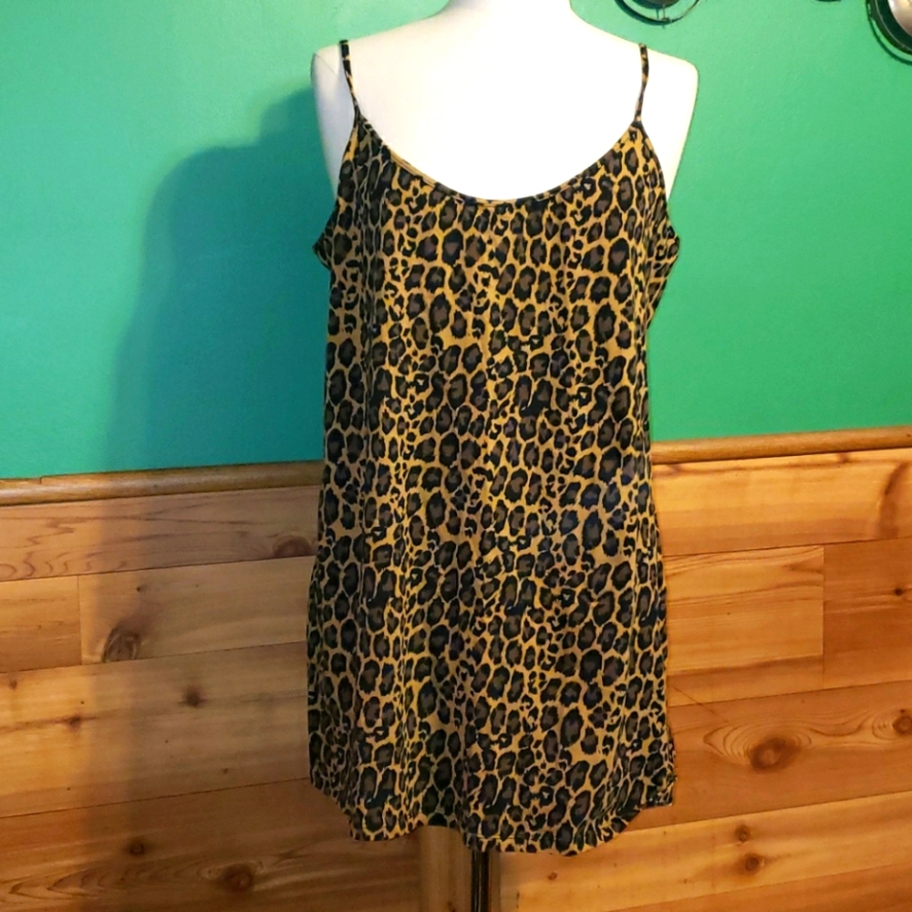 Twist Tees Top